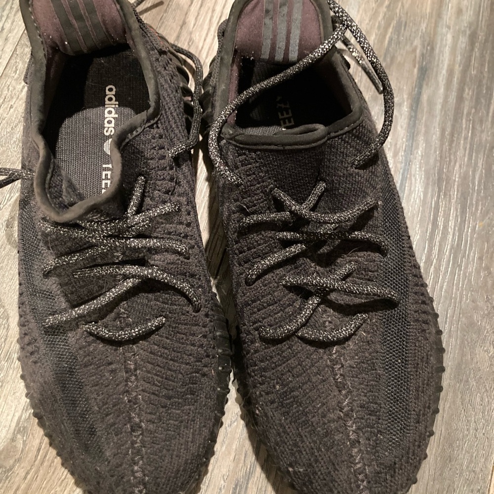 Yeezy Onyx 350 V2 worn a